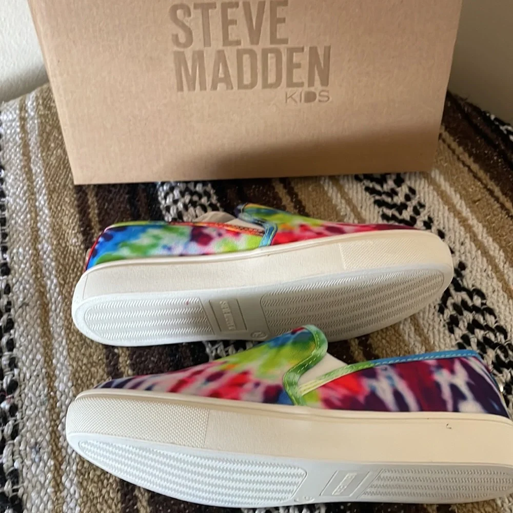 Steve Madden - Picture 2 of 3